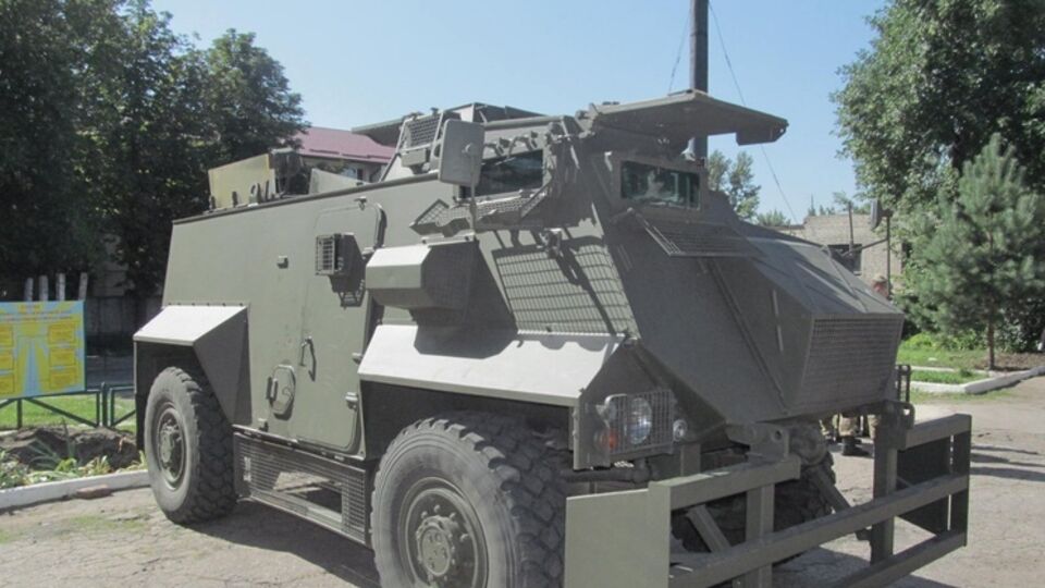 БТР Saхon будут использоваться при сопровождении военных колонн и перевозке личного состава