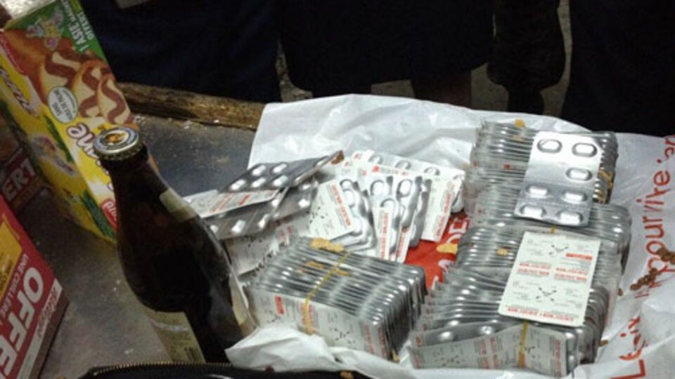 Наркотики пытались провезти в пачках из-под овсянки