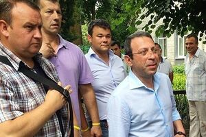 Геннадий Корбан (на фото справа) заявил, что не будет обжаловать результаты выборов в Чернигове