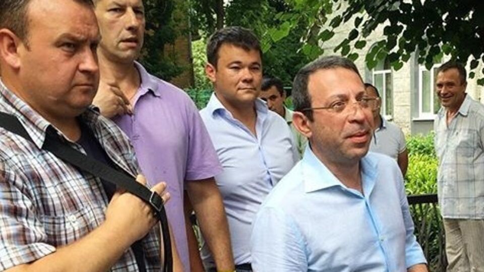 Геннадий Корбан (на фото справа) заявил, что не будет обжаловать результаты выборов в Чернигове