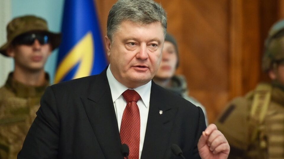 Петр Порошенко встретился с волонтерами в Минобороны