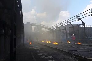 В результате обстрела Авдеевского коксохима на заводе перебиты железнодорожные пути. Фоторепортаж