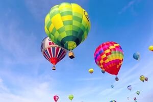 Во Франции побили рекорд двухлетней давности по одновременному взлету воздушных шаров