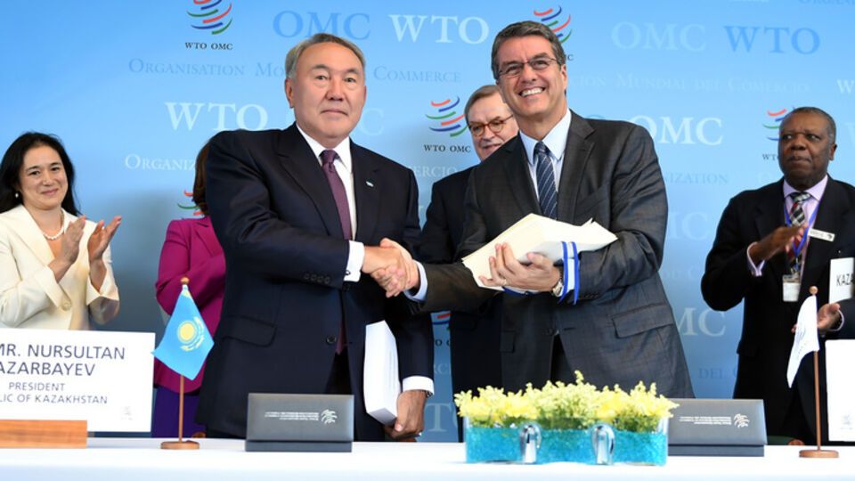 Нурсултан Назарбаев и Роберто Азеведо в Швейцарии подписали документы о вступлении Казахстана в ВТО