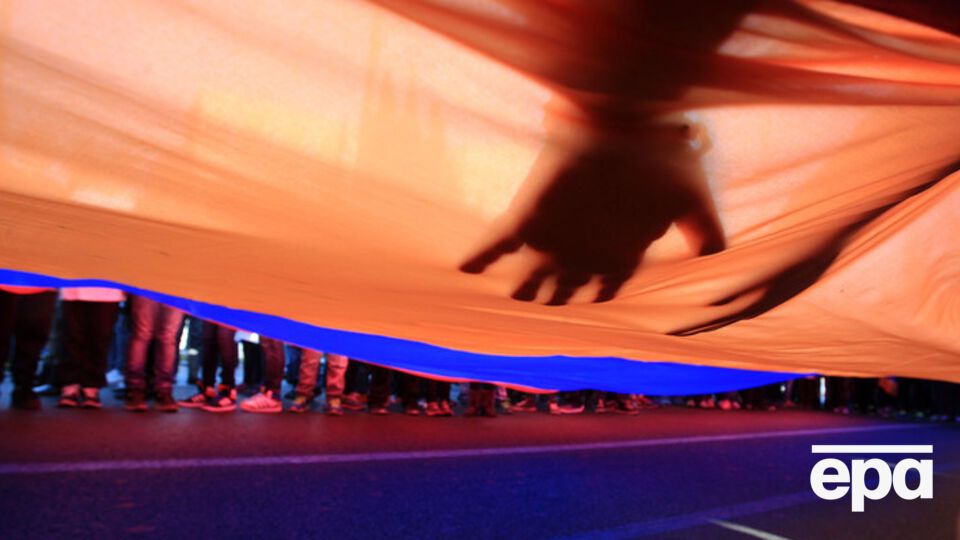 Полиция оцепила площадь Республики в Ереване