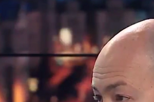 Дмитрий Гордон считает, что бороться с коррупцией необходимо повышением зарплат чиновников