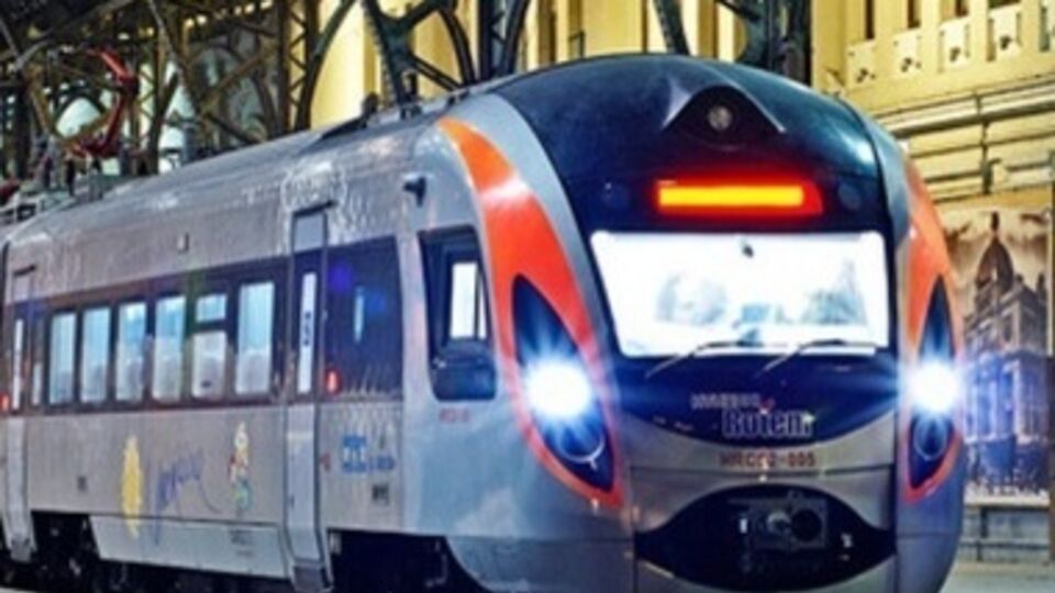 "Укрзалізниця": Сейчас интернет доступен в трех поездах "Интерсити +"