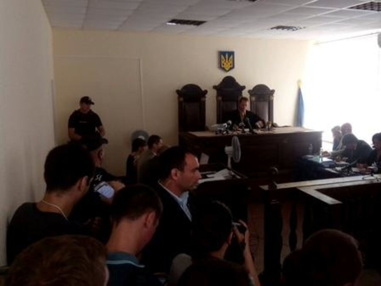 Активисты Автомайдана утверждают, что заседание перенесли на месяц, поскольку судья уходит в отпуск