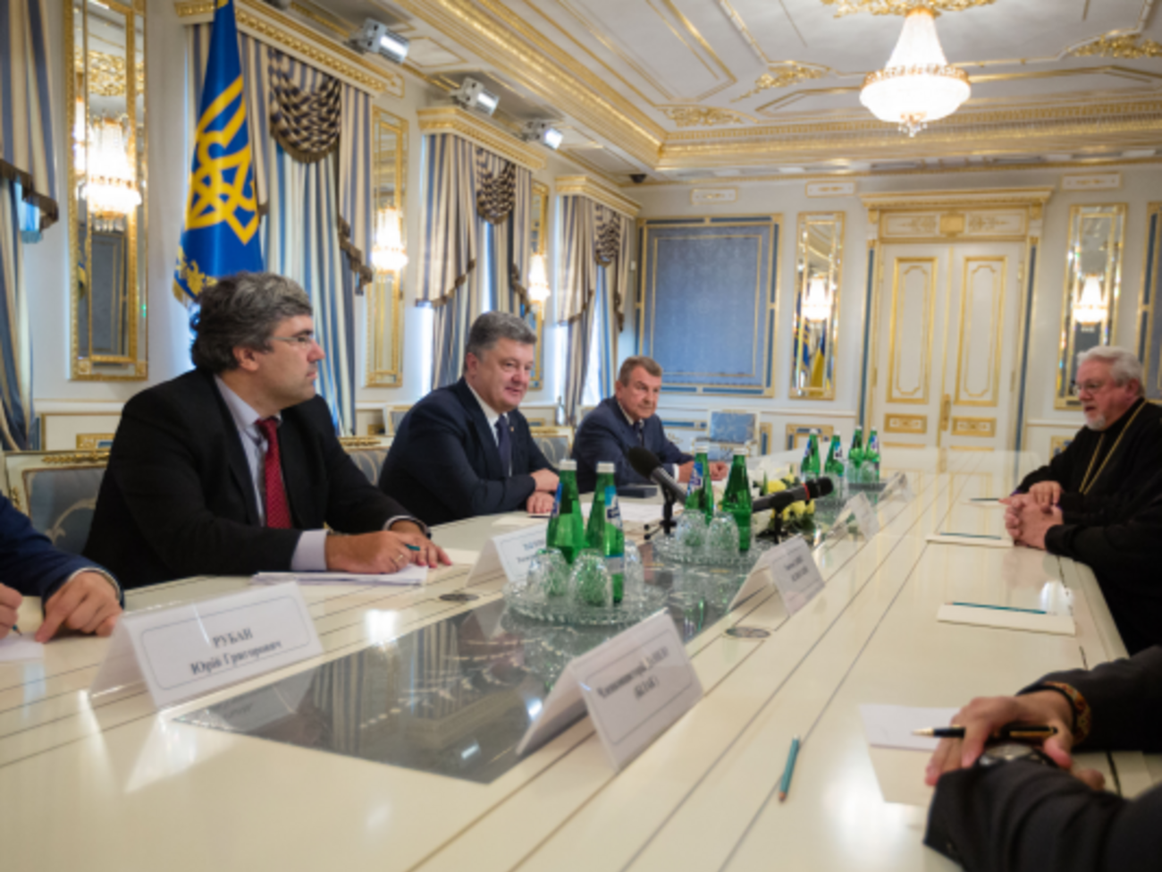 Порошенко:&nbsp;Молитва Вселенского Патриарха помогает нам исцелить раны, которые наносятся Украине российской агрессией и террористами