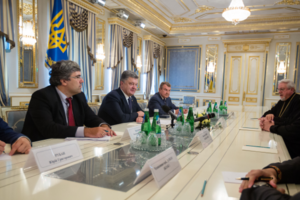 Порошенко: Молитва Вселенского Патриарха помогает нам исцелить раны, которые наносятся Украине российской агрессией и террористами