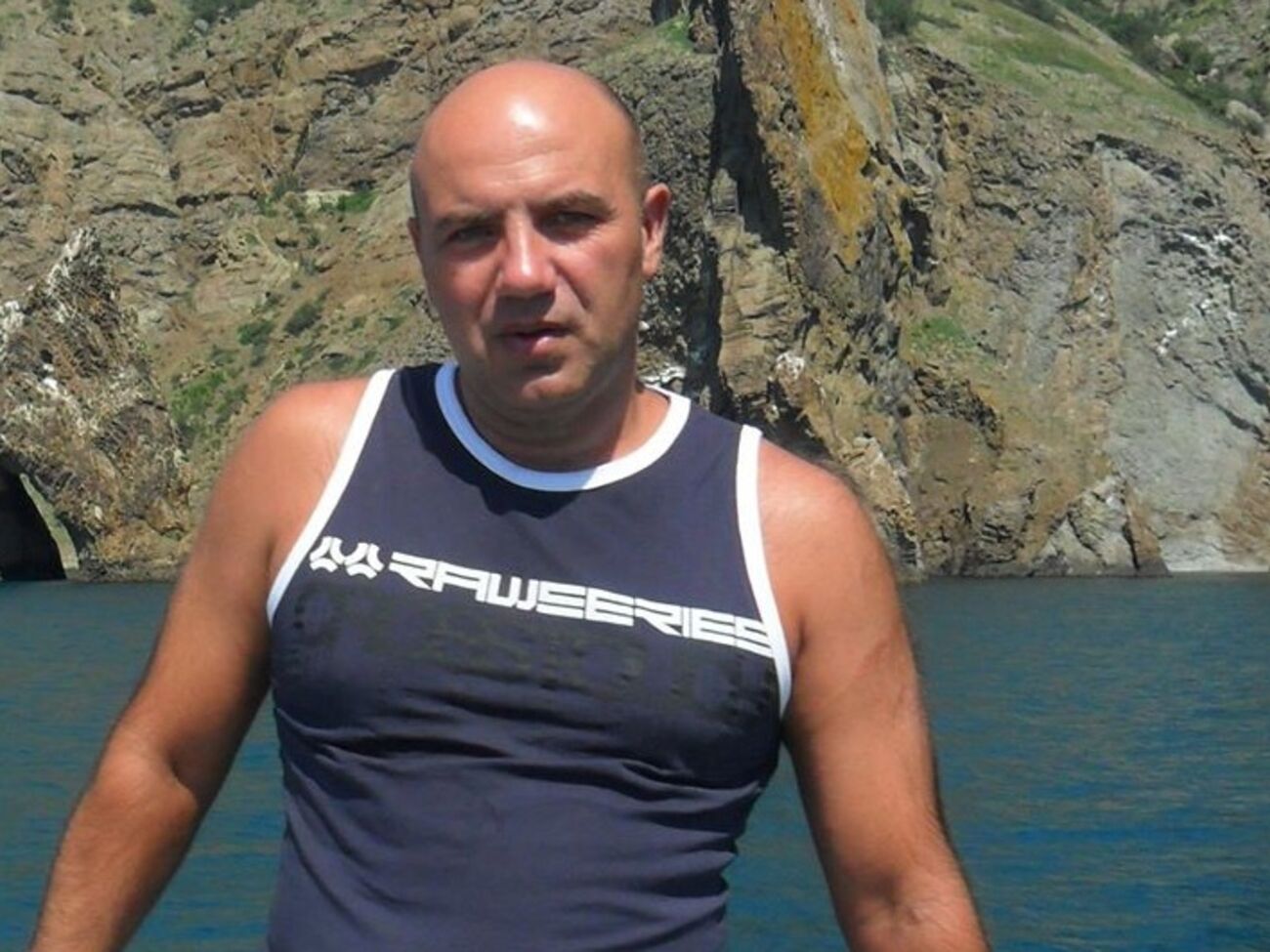 Доник рассказал, что сейчас в прифронтовой зоне есть целые анклавы, промышляющие контрабандой