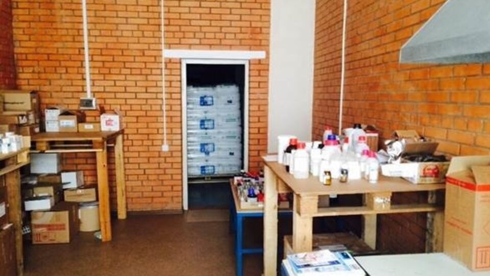 Из средств, заработанных на продаже лекарственных средств, уплачивались "официальные налоги" террористам и напрямую финансировались незаконные вооруженные формирования боевиков