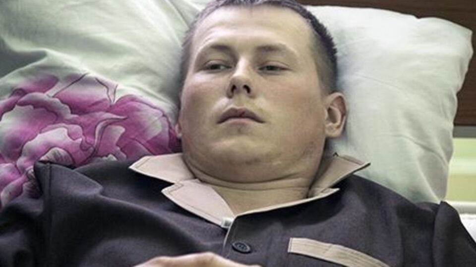 К раненному российскому спецназовцу Александрову не пускают маму