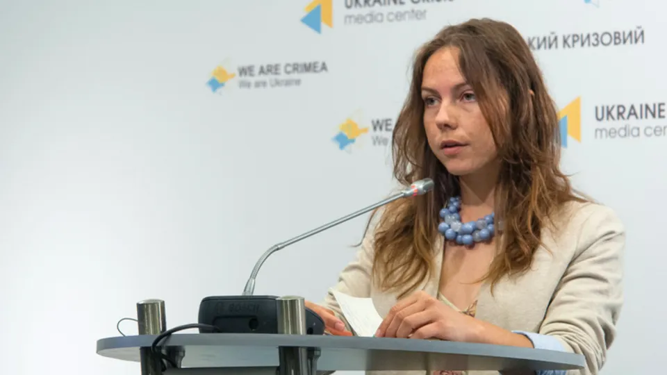 Вера Савченко говорит, что сейчас политики стали активнее помогать в деле освобождения Надежды