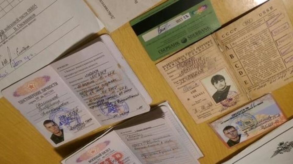 По данным СБУ, задержанному на Донбассе российскому военному Владимиру Старкову в Украине выдали новые документы