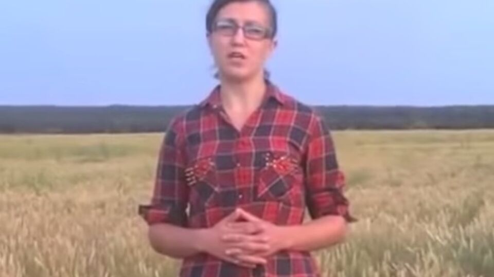 Глава фермерского хозяйства: На последние деньги мы купили 600 литров солярки и решили сжечь это поле