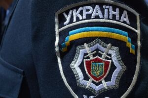 Милиция расследует обстоятельства взрыва во дворе депутата