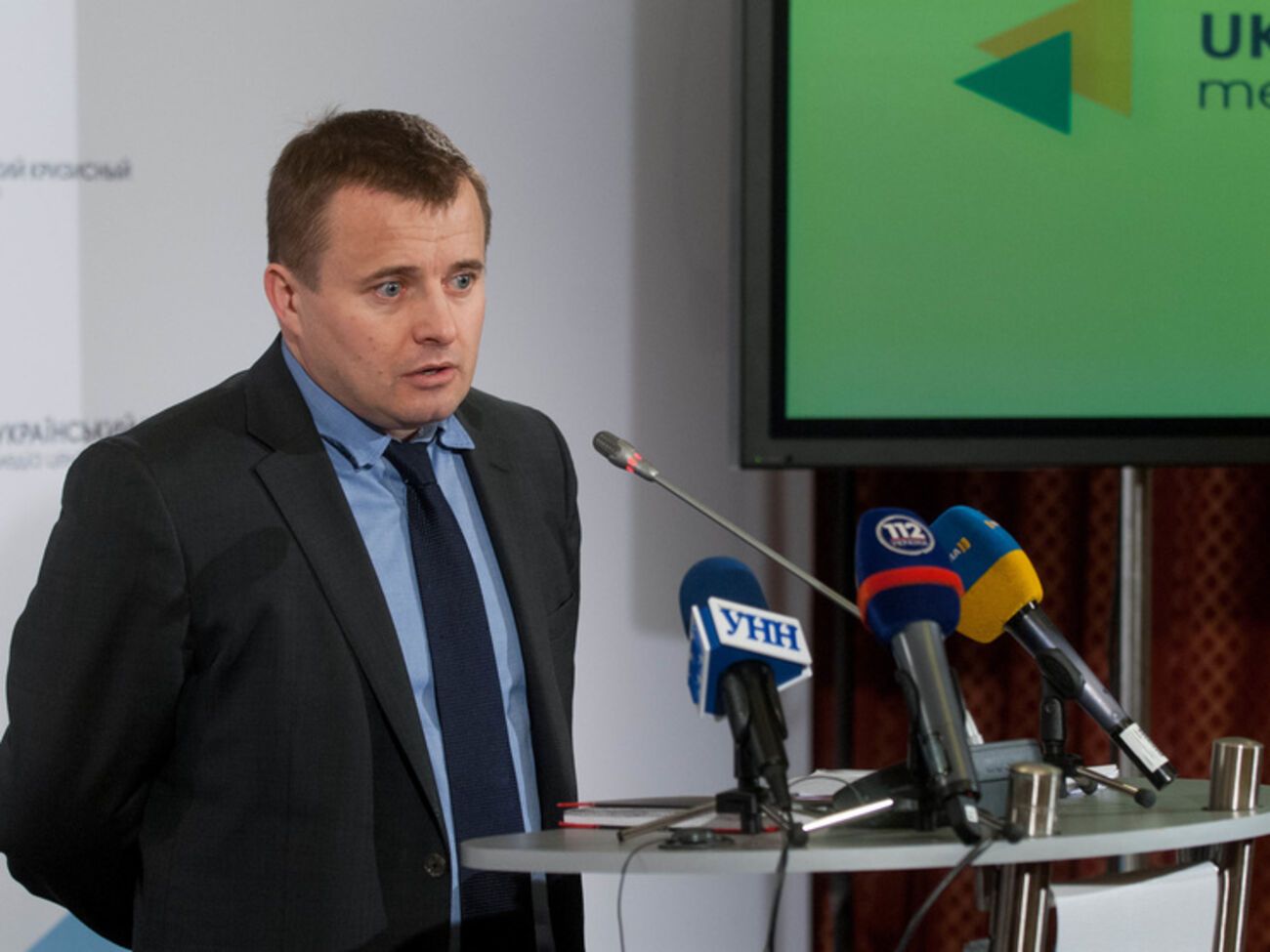 Владимир Демчишин сообщил, что после того, как исчезли дотации на угольную отрасль, в стране появились проблемы с выплатой зарплат шахтерам