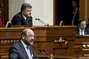 Мартин Шульц во время выступления в парламенте