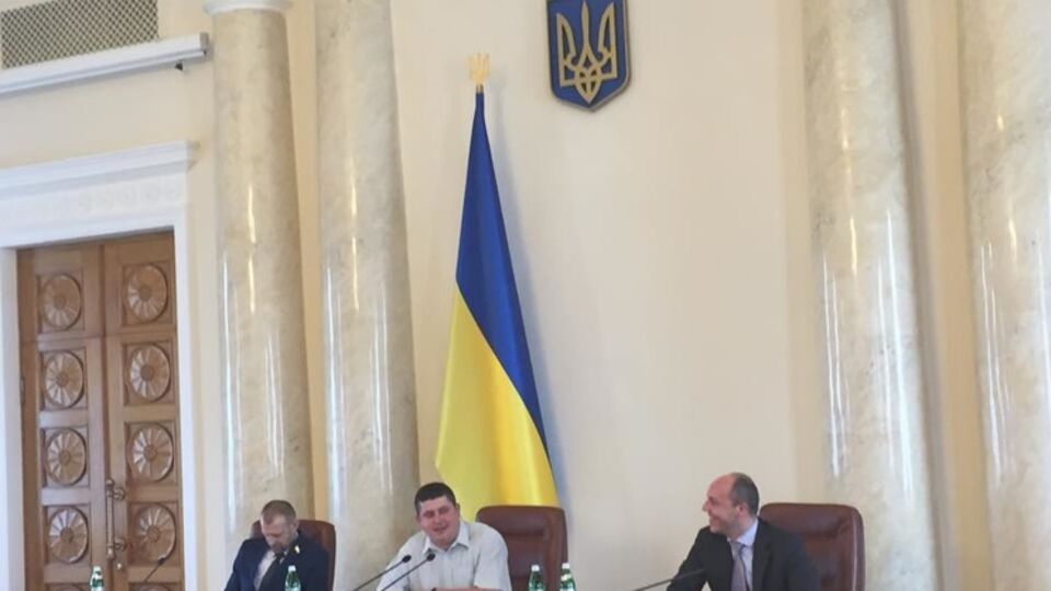 Андрей Тетерук, Максим Бурбак и Андрей Парубий на заседании фракции "Народный фронт" в пятницу