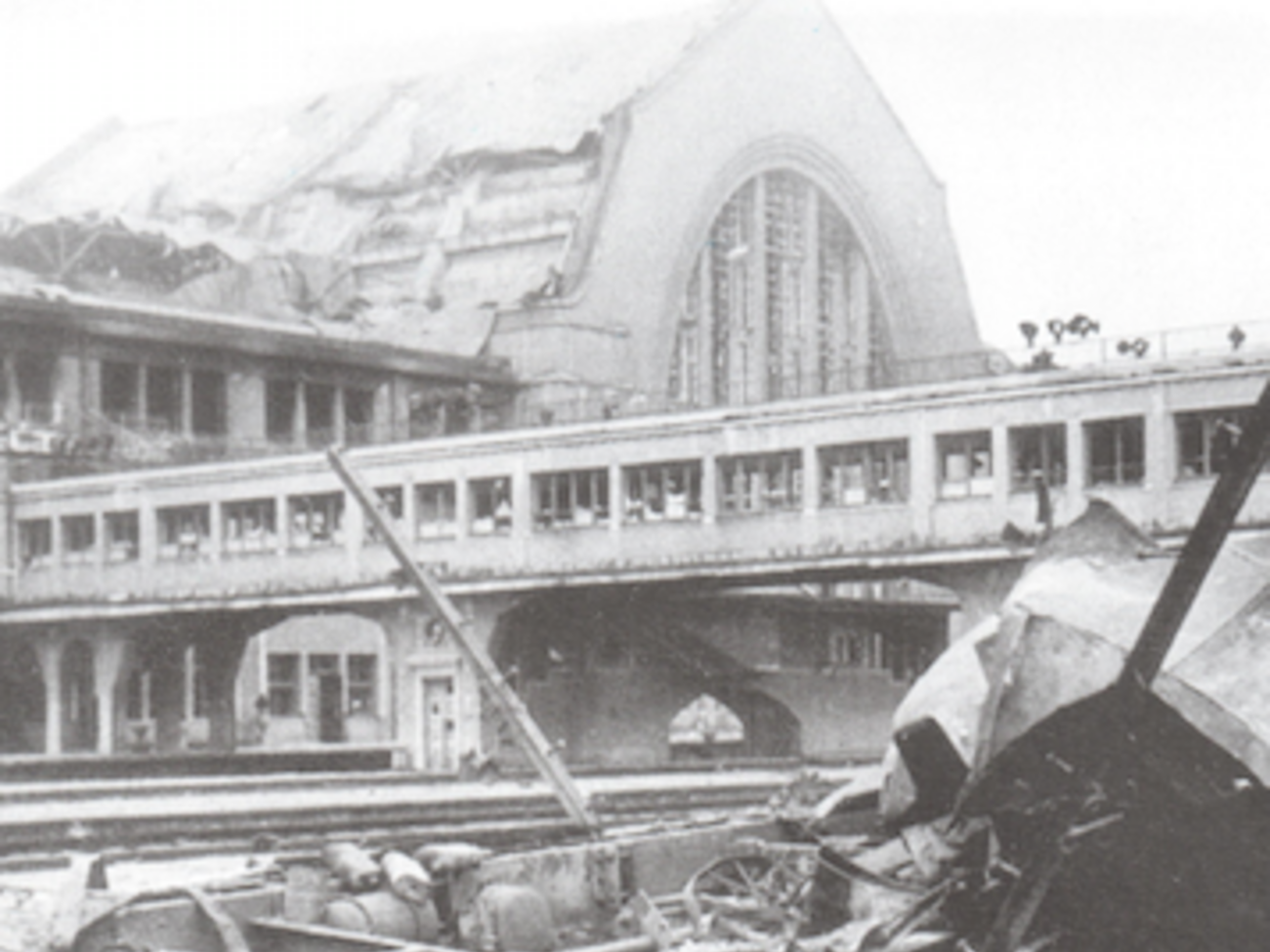 Киев, 1941 год. Последствия бомбардировки центрального вокзала