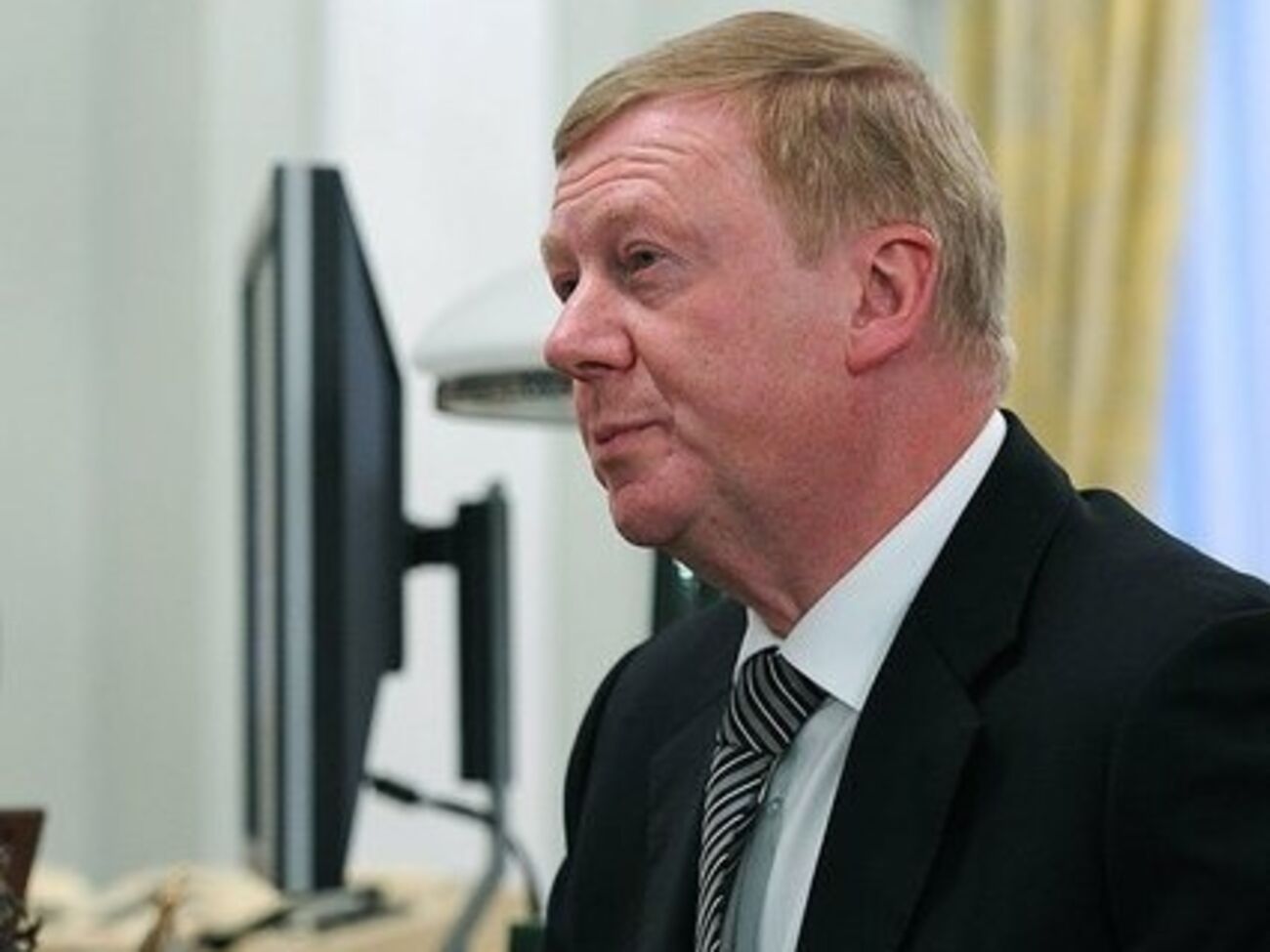 СМИ: Бизнесмен заявил об смс-сообщениях, в которых Чубайс согласовывал с Путиным его физическое устранение
