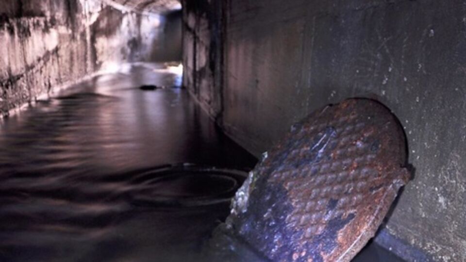 ГСЧС: Расследованием гибели людей в канализации занимаются правоохранители