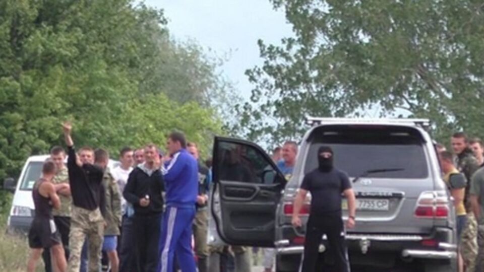 В милиции сообщили о столкновениях с нелегальными копателями янтаря в Ровенской области