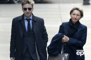 Вдова Александра Литвиненко, Марина Литвиненко и ее сын Анатолий возле Высокого суда Лондона