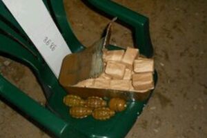 Военнослужащий пытался провезти через блокпост патроны и гранаты