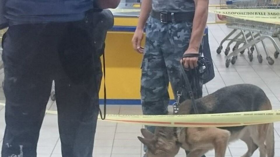 Милиция расследует убийство неизвестным мужчины в харьковском супермаркете