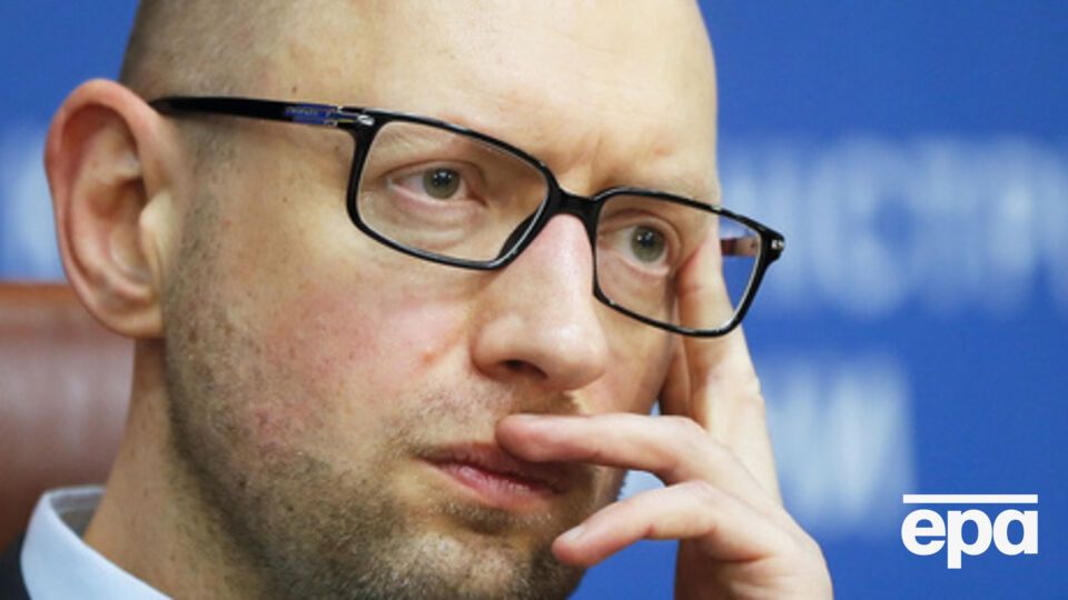 Яценюк: Стране нужна профессиональная и качественная армия