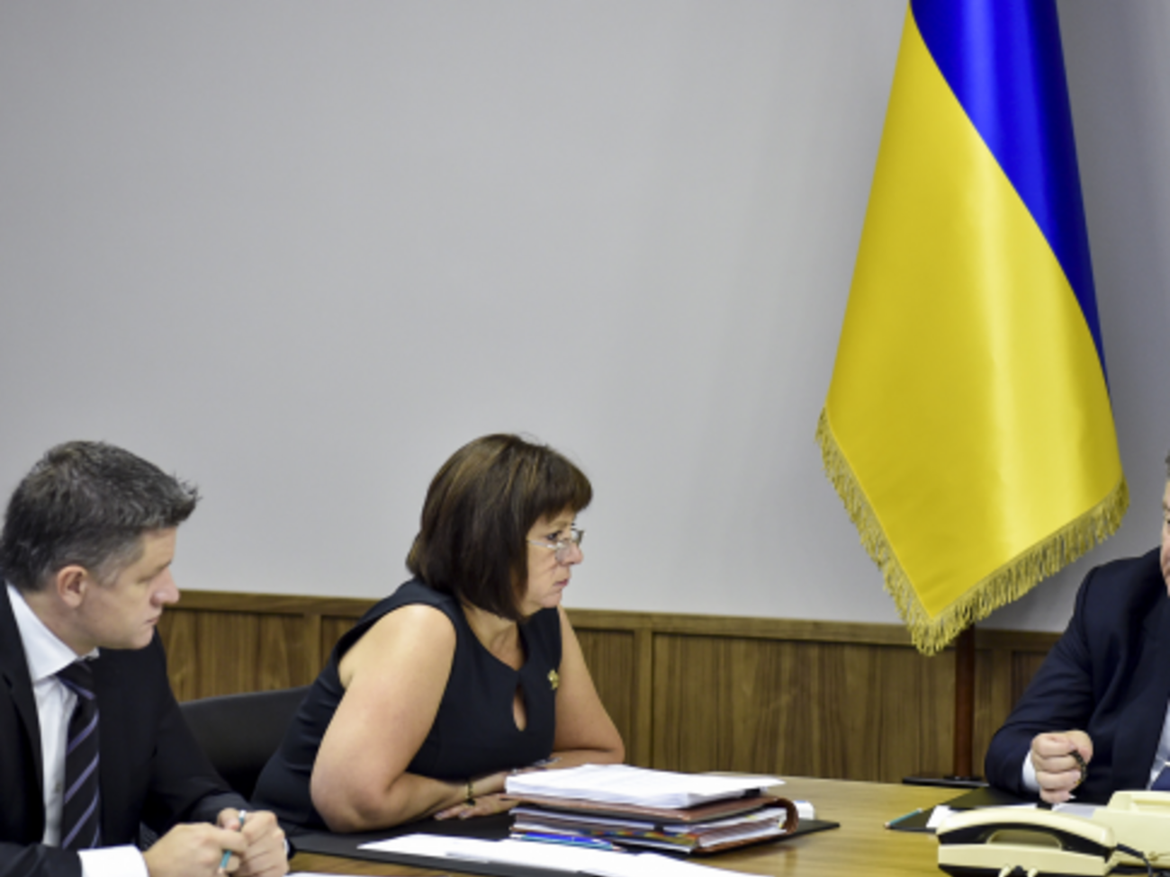 Как сообщила пресс-служба, Петр Порошенко (справа) рассказал Кристин Лагард о проведении реформ в Украине