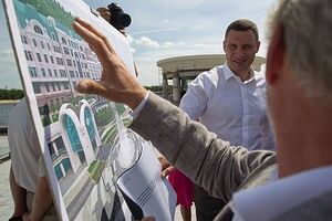 Виталий Кличко сегодня инспектировал площадь