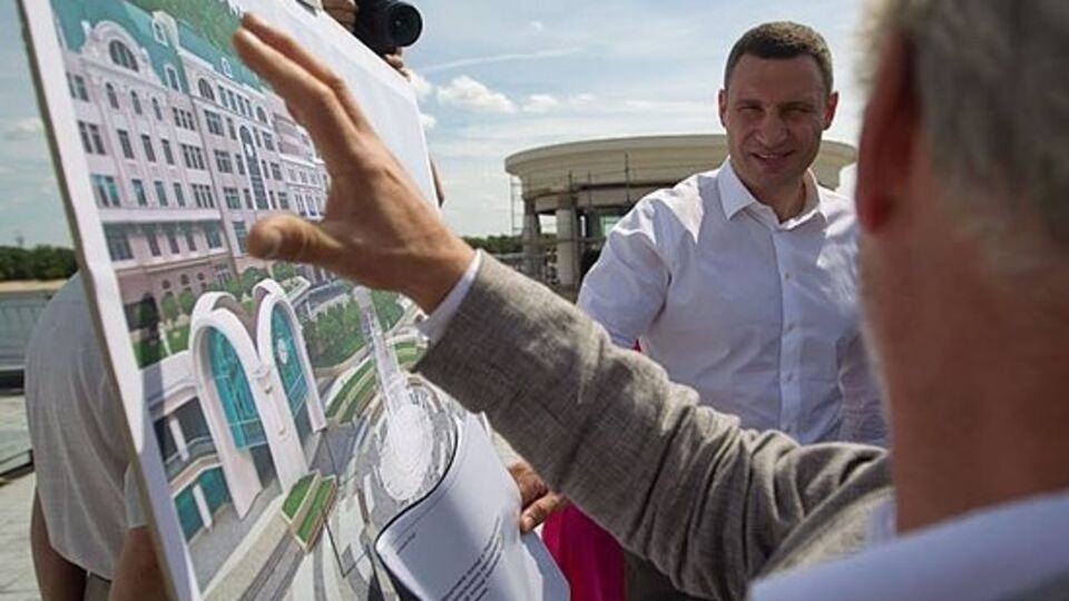 Виталий Кличко сегодня инспектировал площадь