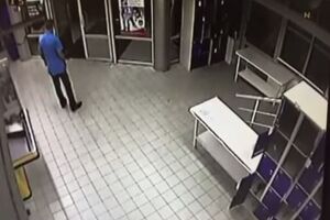 Камеры видеонаблюдения зафиксировали момент убийства в харьковском супермаркете