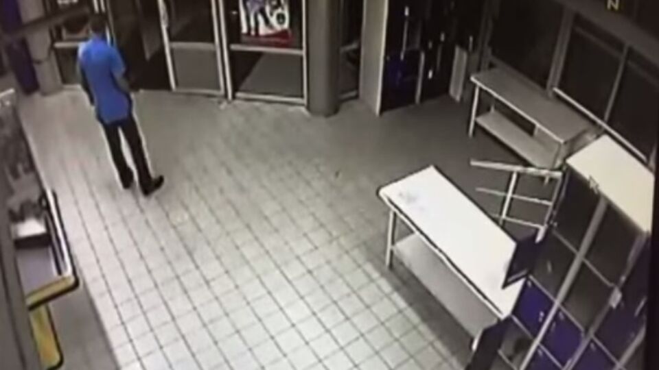 Камеры видеонаблюдения зафиксировали момент убийства в харьковском супермаркете