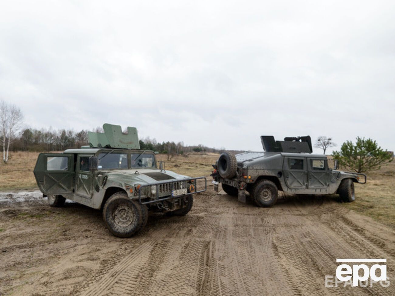 США продолжат поставки Украине джипов, приборов ночного видения, беспилотников и других нелетальных видов вооружения