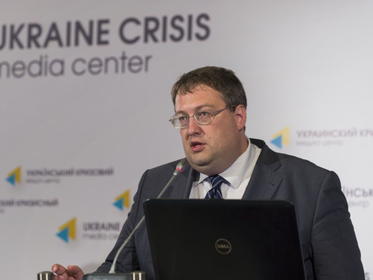 Антон Геращенко сообщил, что задержанный работает водителем в воинской части