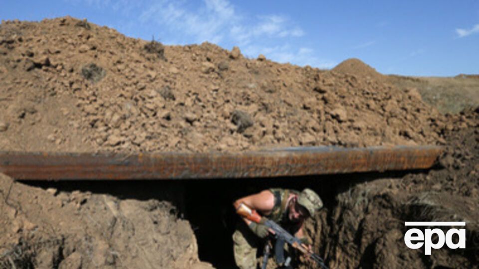 Украинских военных продолжают обстреливать из крупнокалиберного вооружения