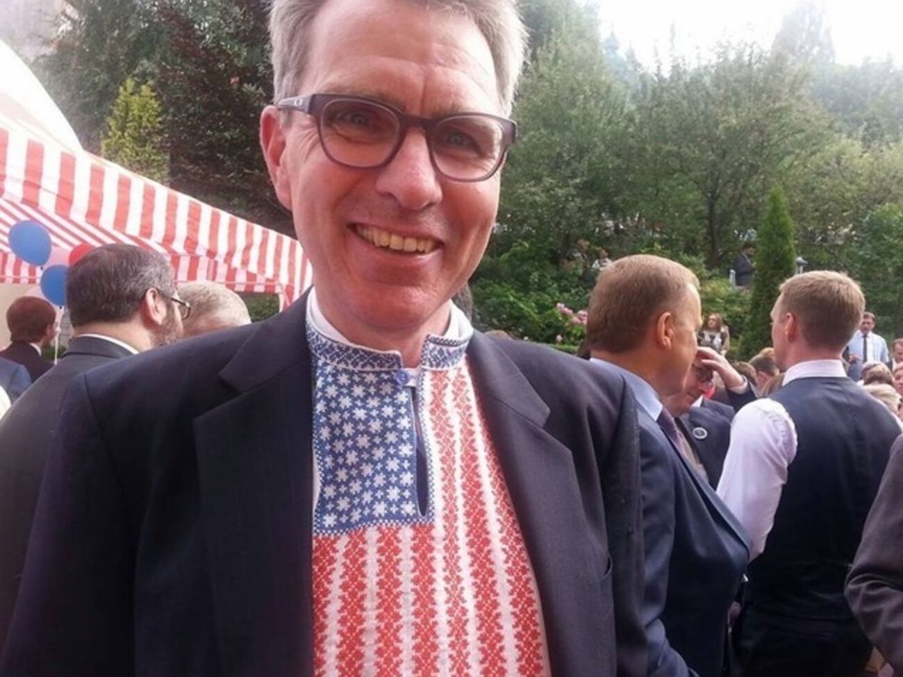 Патриотическая вышиванка Пайетта