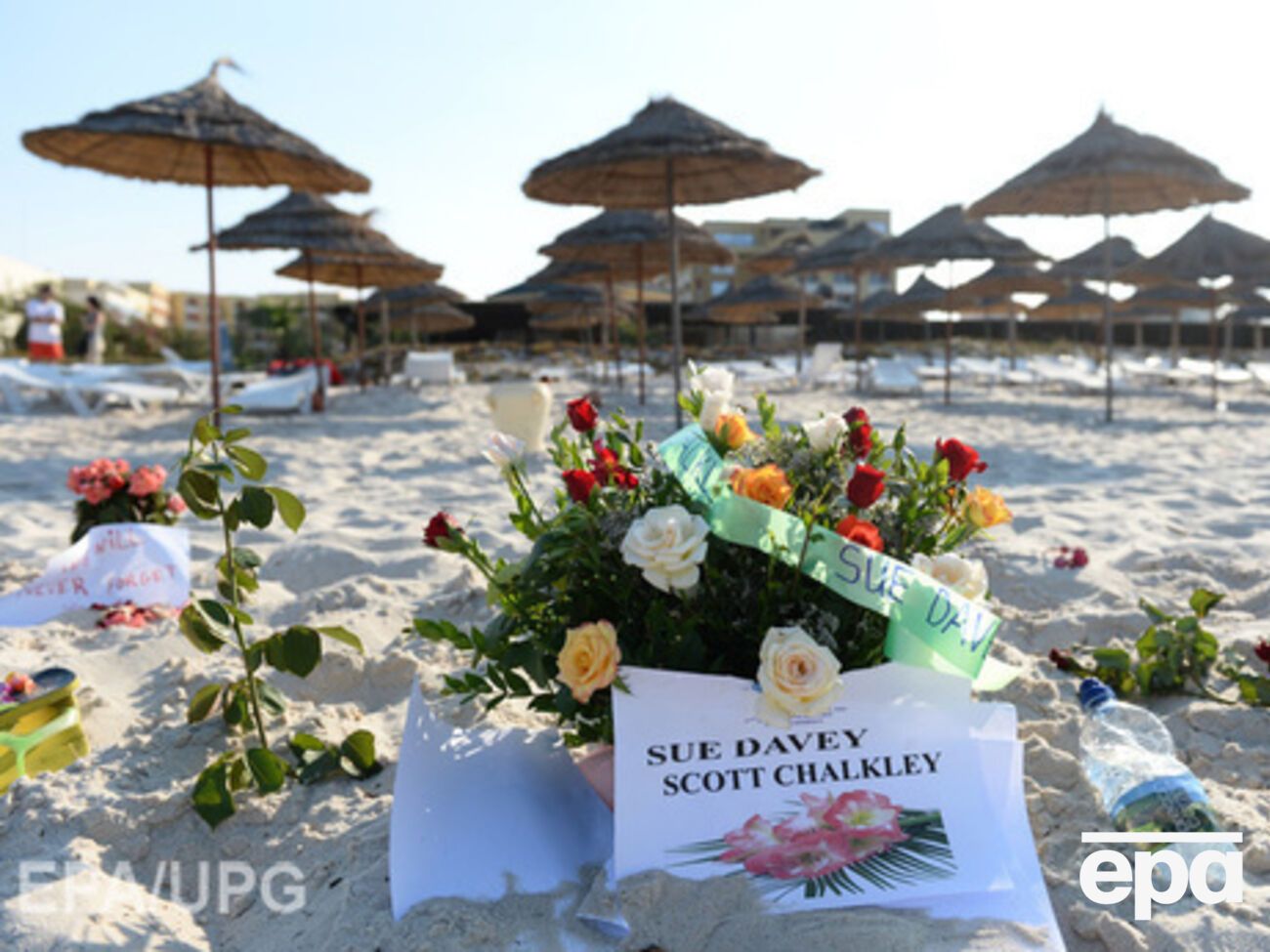 Мемориал на месте гибели туристов в Тунисе&nbsp;