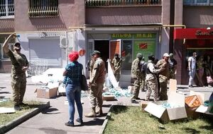 Харьковские активисты прикрыли точку по продаже наркотических препаратов, расположенную неподалеку от средней школы и детского сада