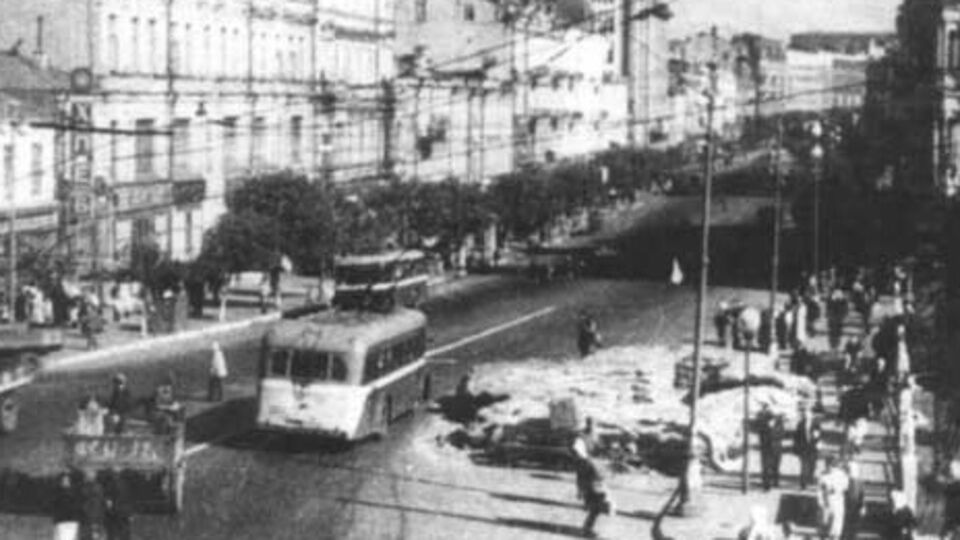 Киев, лето 1941 года. Баррикады на Крещатике