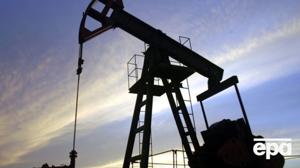 Нефть сильно потеряла в цене