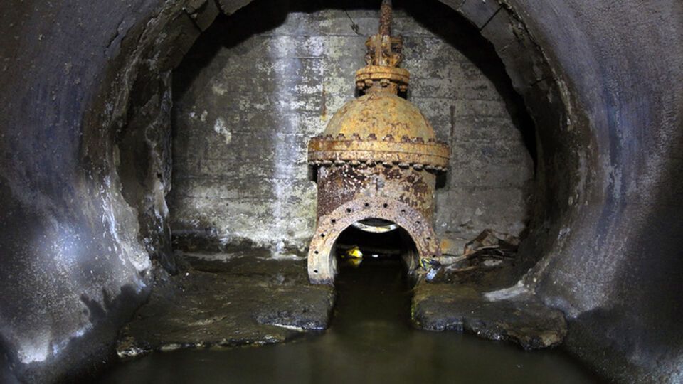 Некоторые участки киевского коллектора полностью разрушены