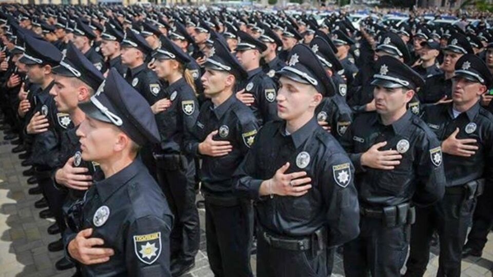 Из 2500 сотрудников Национальной полиции Украины только 38 человек – бывшие работники структур МВД. Средний возраст новобранцев – 25 лет