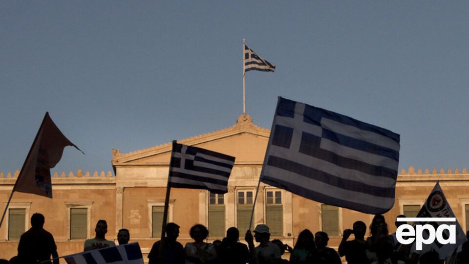 В МВД Греции сообщили, что по предварительным подсчетам, большинство граждан проголосовали против предложений кредиторов