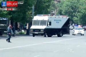 Полиция зачистила центр Еревана