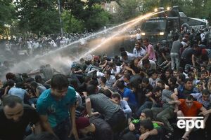 На площади Свободы в Ереване осталось несколько десятков протестующих